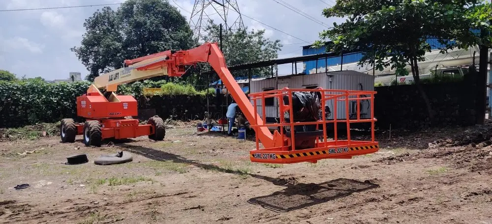 jlg-120-sxj-straight-boom-lift-rental-service-1000x1000 (5).webp